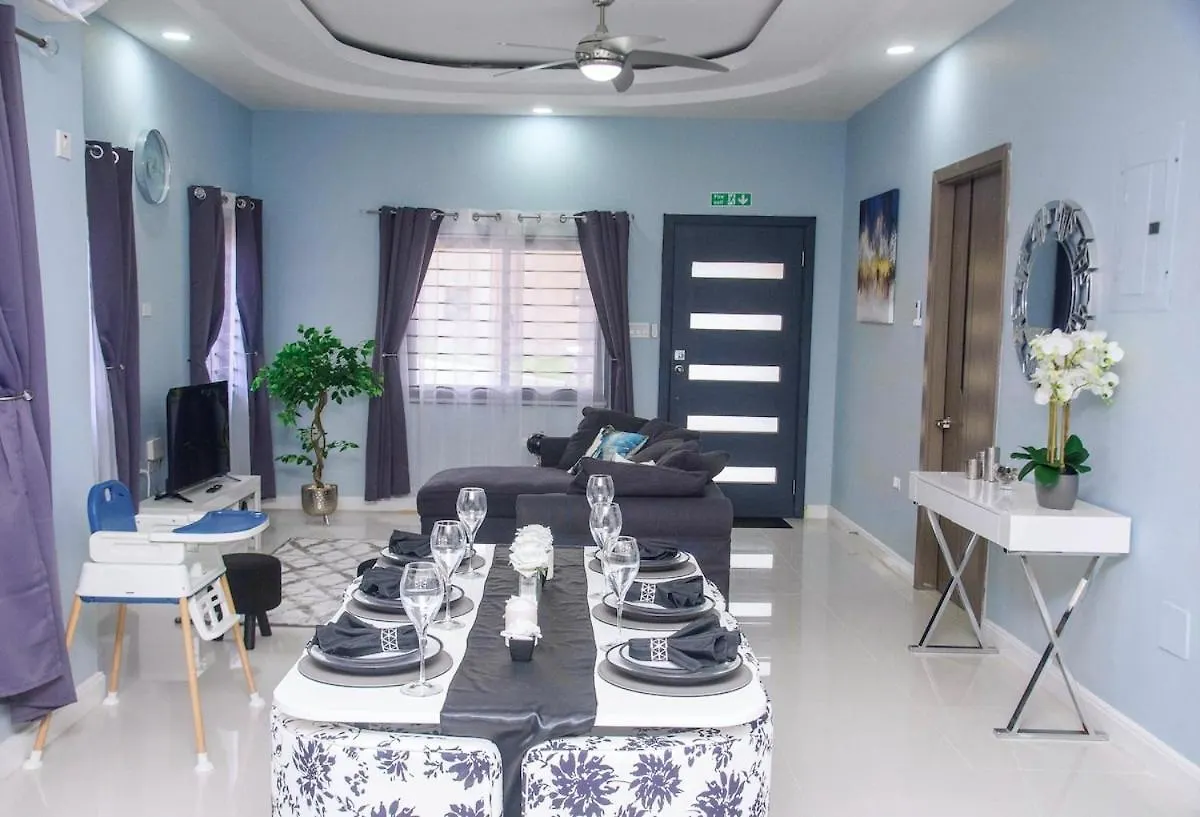 Montana Villa - Luxury 2-Bedroom Stay Near Ocho Rios Attractions 0*,  Jamajka